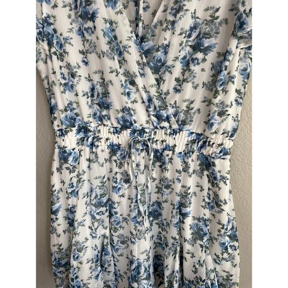 Altar'd State Floral Rompter Ruffled XL Shorts Boho V-Neck Blue Elastic Waist - Picture 3 of 6
